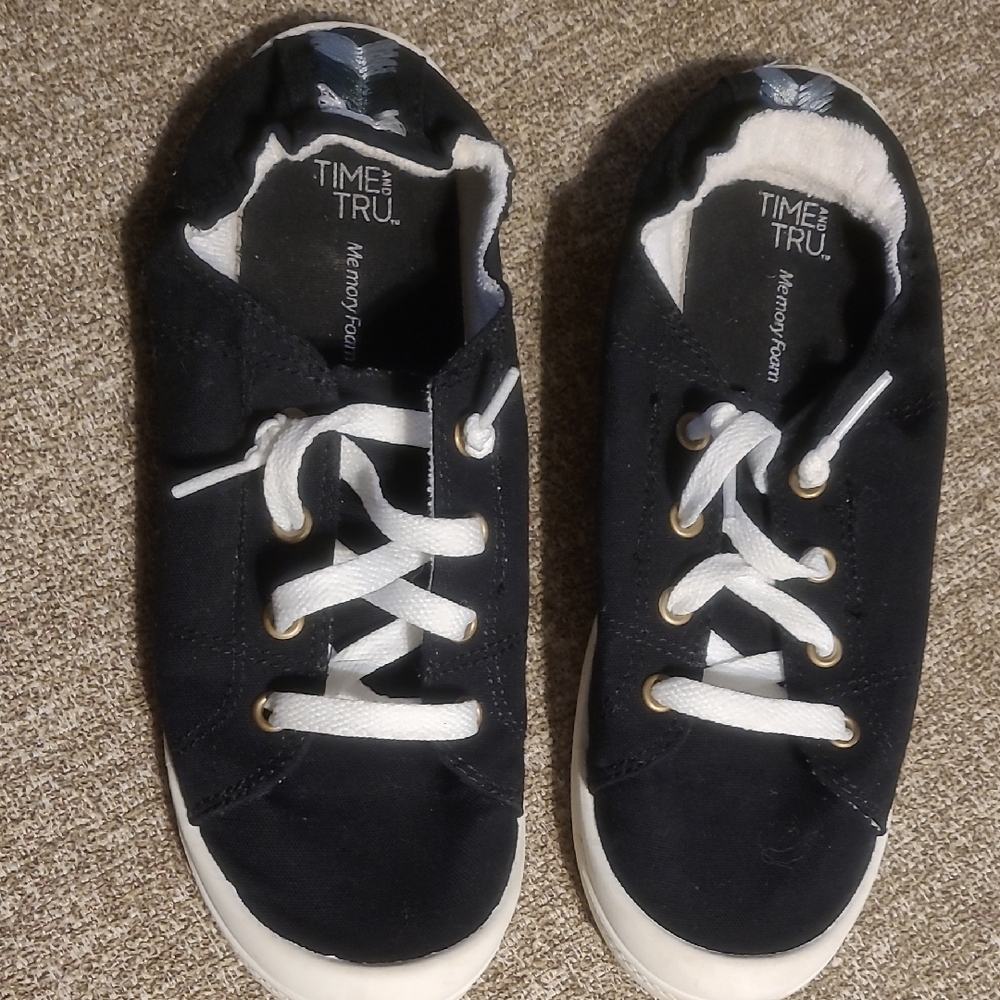 Time and Tru Black Canvas Sneakers with White Accents Sz 7